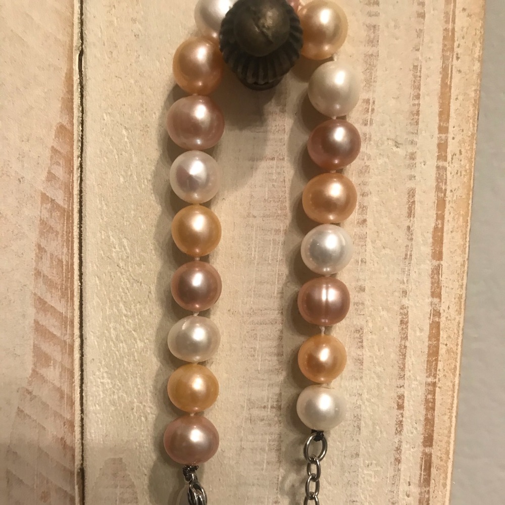 Tri colored pearl bracelet